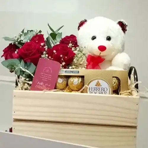 Caixa presente com rosas vermelhas